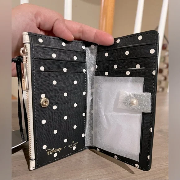 ❌SOLD❌ New Kate Spade x Disney Minnie Mouse Wallet - Picture 5 of 6